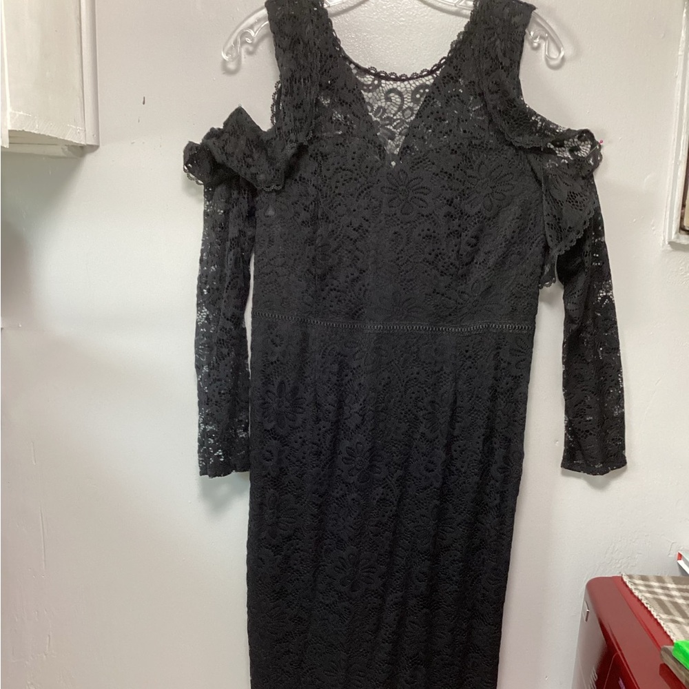 Lace black cold shoulder dress size 12 in excellent condition.